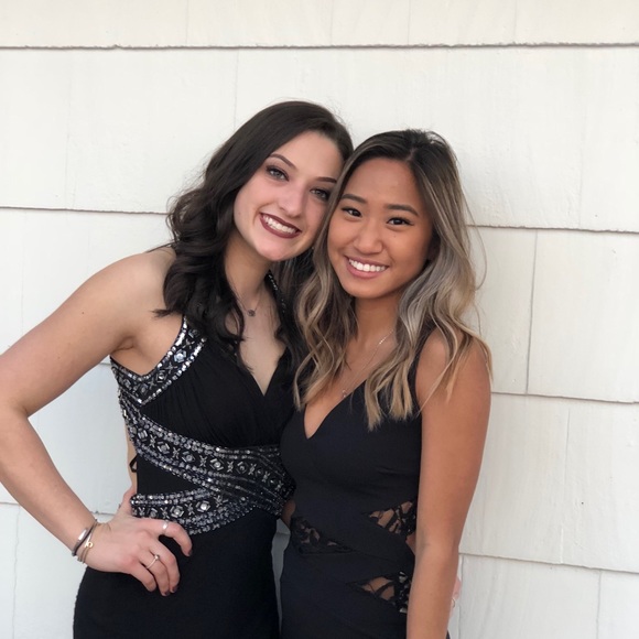 Meet your Posher, Amanda - Picture 3 of 6